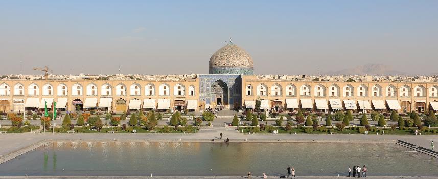 Sheikh Lotfollah Mosque seen from Aali Qapu Palace, Isfahan, Iran