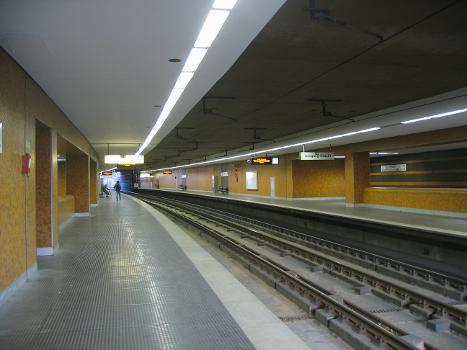 U-Bahnhof Gracht der (U18, in Mülheim)