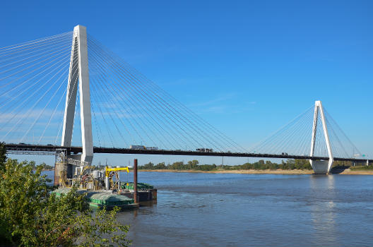 Stan Musial Veterans Memorial Bridge as seen from the western bank of the Mississippi River.