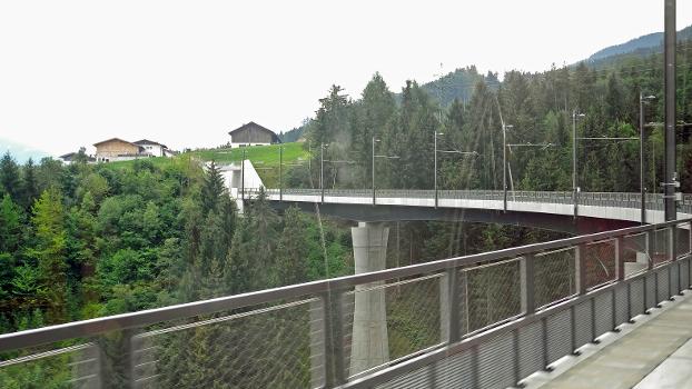 Neuer Mutterer Viadukt der Stubaitalbahn über den Mühlbachgraben
