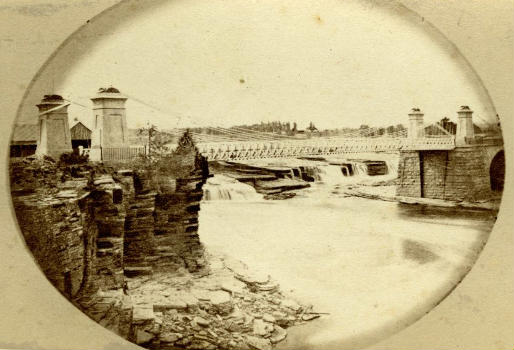 Suspension bridge over the Chaudière Falls between Hull and Ottawa (Canada).