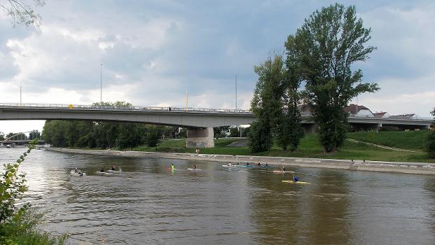 Széchenyi Bridge aand Rowing club training on Moson-Danube. At back Kossuth Bridge from Gyárváros neighborhood