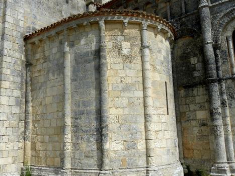 Talmont-sur-Gironde (Charente-Maritime). Sainte-Radegonde church (12th century) - Romanesque side apse.