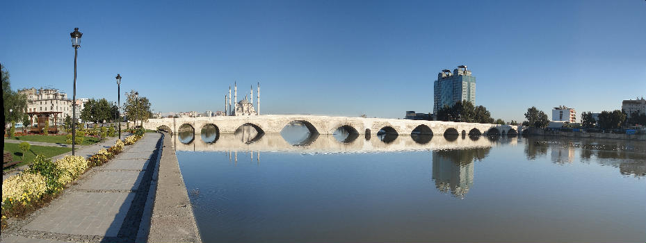 Steinbrücke Adana