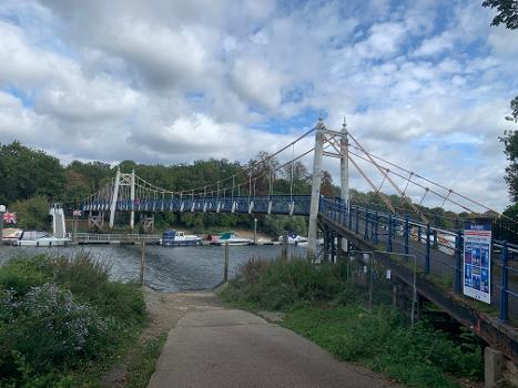 Westliche Brücke über die Schleuse von Teddington