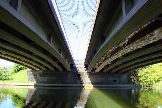 The A34 crosses the Thames at Godstow 