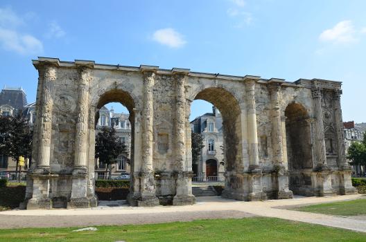 Porte de Mars:The Porte Mars, an ancient Roman triumphal arch in Reims dating from the 3rd century AD and the widest arch in the Roman world, Durocortorum (Reims, France)