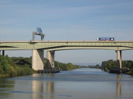 Manchester ship Canal, Thelwall Viaduct