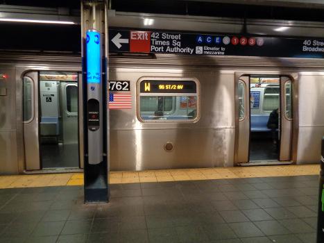Times Square–42nd Street subway station : A 96th Street-2nd Avenue-bound W train stopped at the Times Square–42nd Street subway station in Times Square, Manhattan. W trains were running via the Second Avenue Subway due to construction.