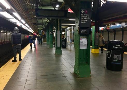Flushing line platform at Times Square - 42nd Street on the 7.