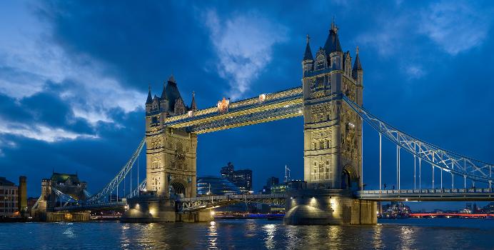 Londres - Tower Bridge (photographe: Diliff)