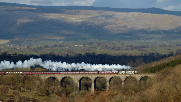 crosses Smardale Viaduct.