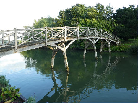 Trout Inn Footbridge