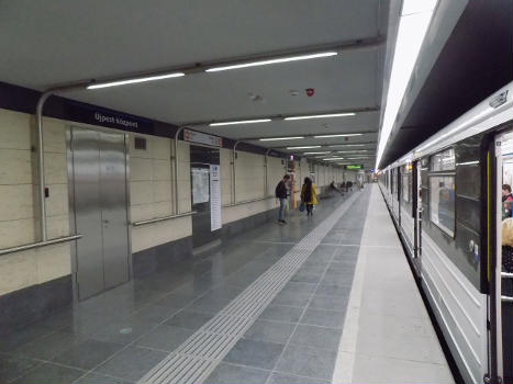 Metrobahnhof Újpest-Központ