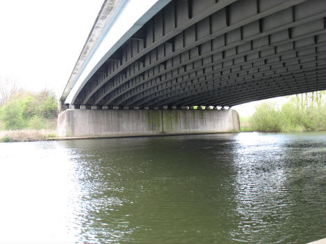 M3 Chertsey Bridge