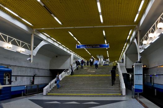 Metrobahnhof Uručča