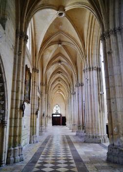 Seitenschiff der Abteikirche der Heiligsten Dreifaltigkeit, Vendôme, Département Loir-et-Cher, Region Zentrum-Loiretal, Frankreich