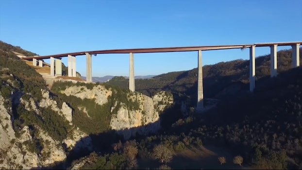 Viadotto Italia auf der Autostrada del Mediterraneo.