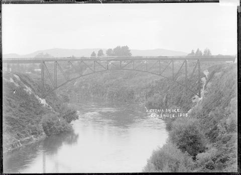 Victoria Bridge