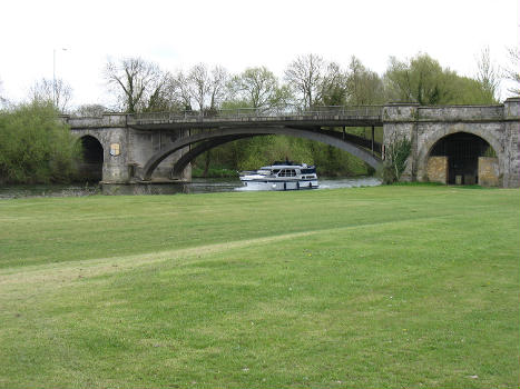 Victoria Bridge, Windsor 