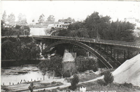 Victoria Bridge