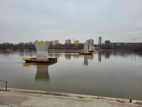 Vistula pedestrian and bicycle bridge in Warsaw under construction