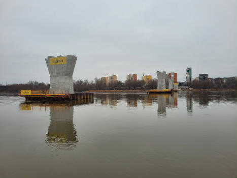 Vistula pedestrian and bicycle bridge in Warsaw under construction