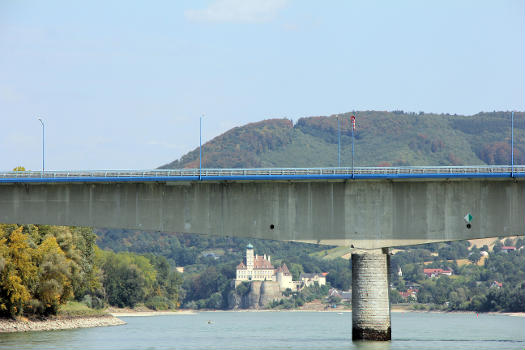 Melk Bridge