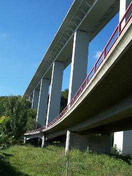 Werrabrücke Hörschel:Teilansicht mit darunter verlaufender Brücke der Kreisstraße.