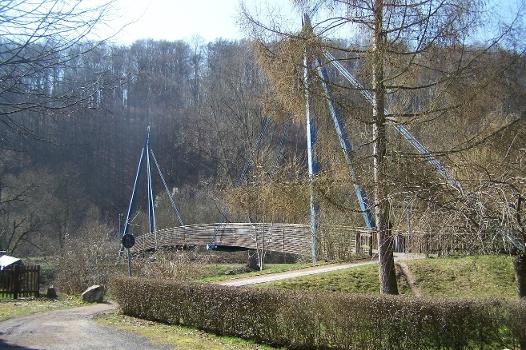 Ebenshäuser Steg - eine moderne Brücke über den Fluss Werra