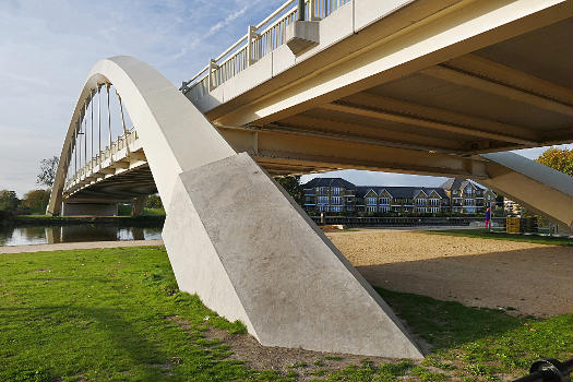 Themsebrücke Walton