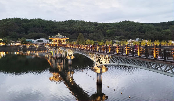 Pont Weolyeonggyo sur la rivière Nakdong, Andong, Corée du Sud