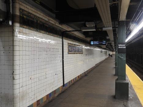 Wilson Avenue Subway Station (Canarsie Line) : Looking north along platform, awaiting train to Lorrimer Avenue