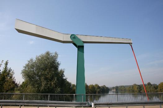Klappbrücke der Straße Am Meerend in Xanten, nahe dem Freizeitzentrum am Xantener Südsee