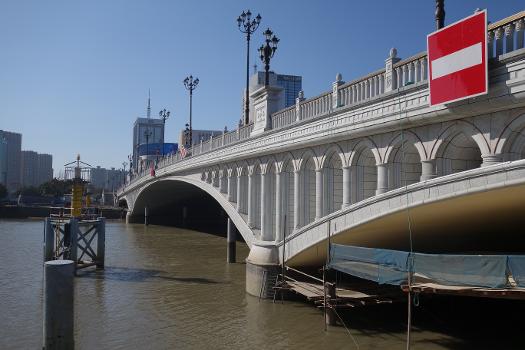Xinjiang-Brücke