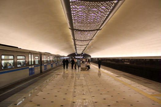 Yashlek Metro Station