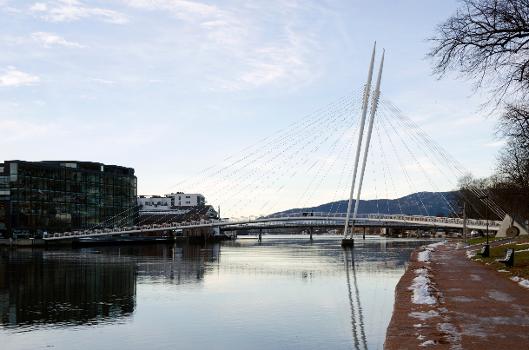 Ypsilon pedestrian bridge in Drammen