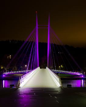 Ypsilon pedestrian bridge in Drammen, illuminated in pink as part of the Pink Ribbon campaign in October 2017