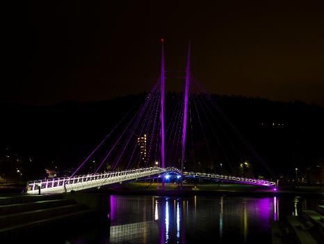 Ypsilon pedestrian bridge in Drammen, illuminated in pink as part of the Pink Ribbon campaign in October 2017