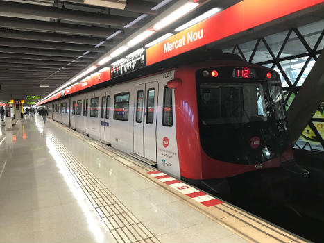 Mercat Nou Metro Station