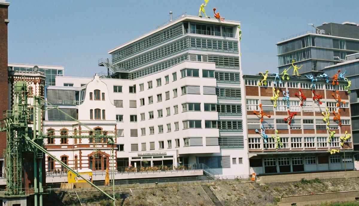Medienhafen, Düsseldorf – Dock 13 & Roggendorf-Speichergebäude 