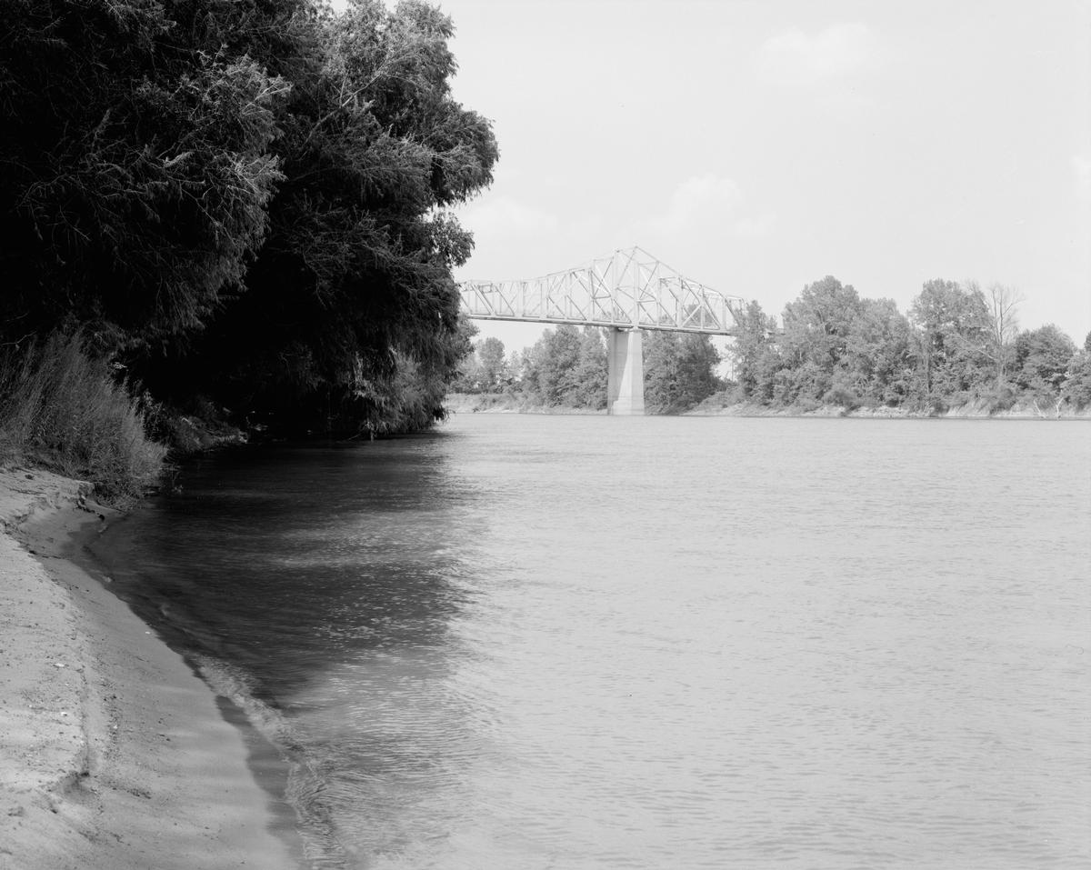 Media File No. 227938 View of westernmost arch truss span from river bank, looking southwest 
Augusta Bridge, Spanning White River at Highway 64, Augusta, Woodruff County, Arkansas, USA