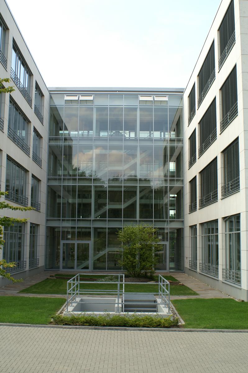 ESPRIT Europe Headquarters (Ratingen, 2003) 
