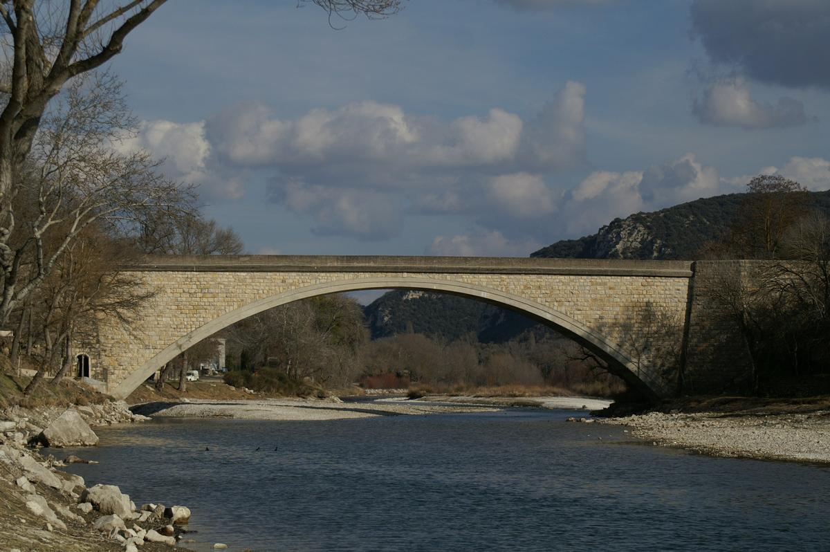 Bridge across the Verdon at Gréoux-les-Bains 