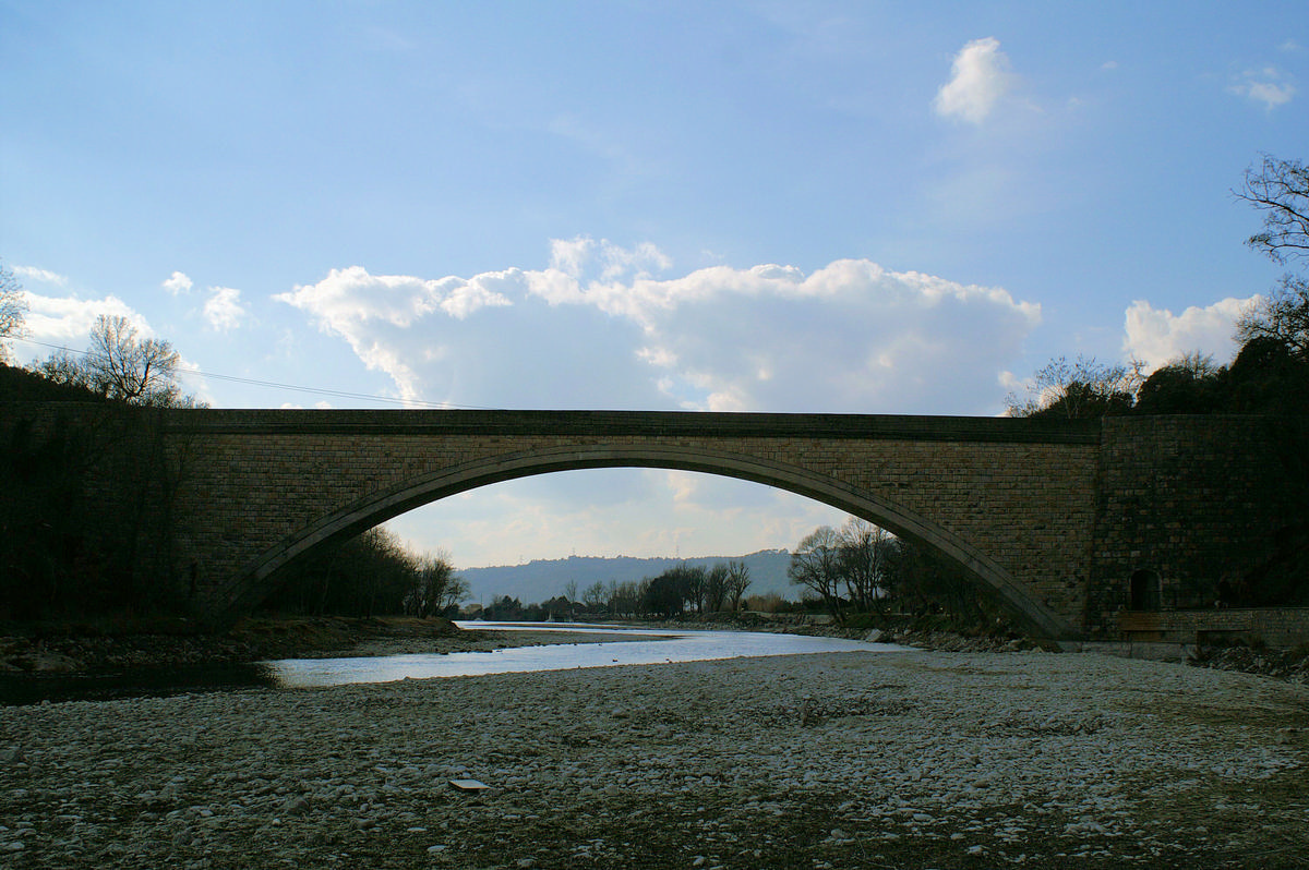 Bridge across the Verdon at Gréoux-les-Bains 