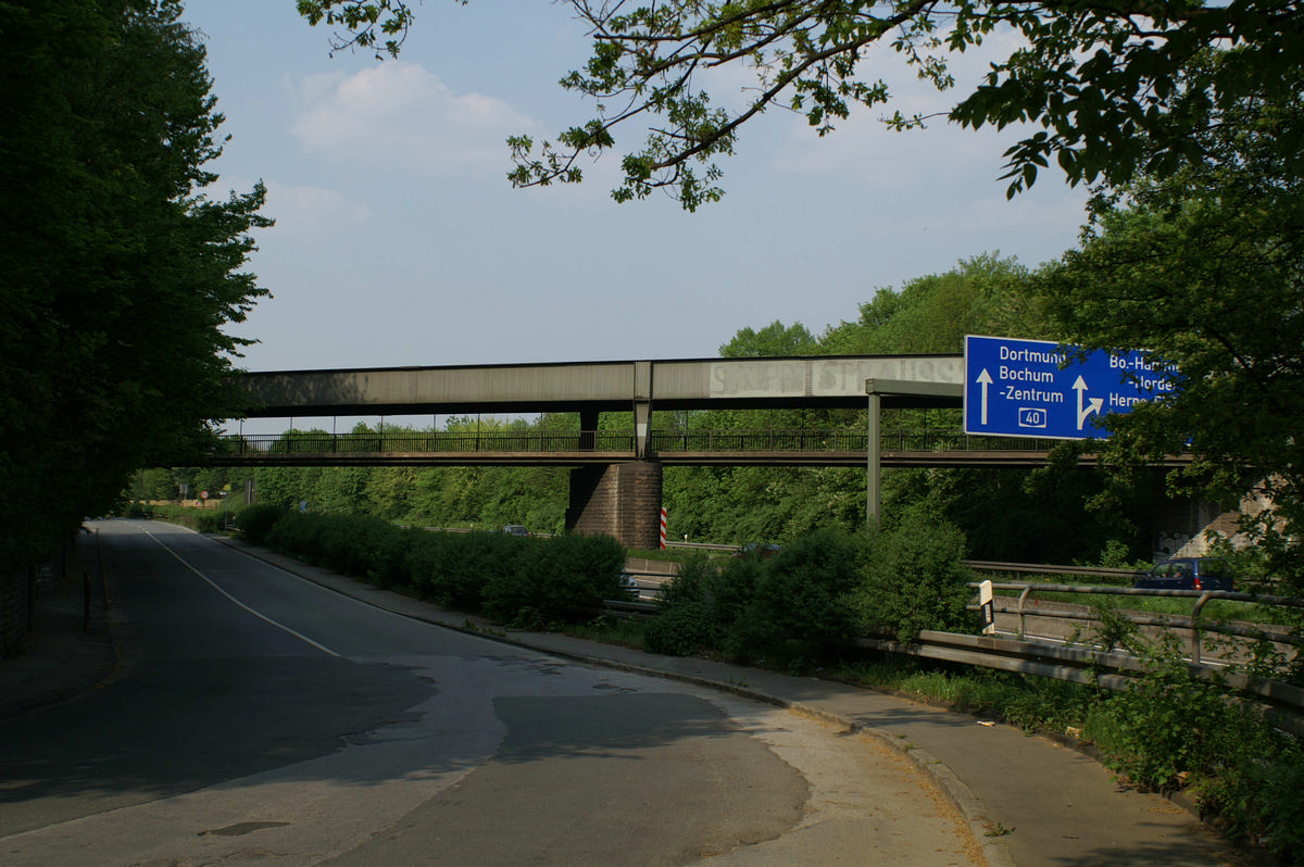 Bridge across Darpestrasse and A40, Bochum-Hamme 