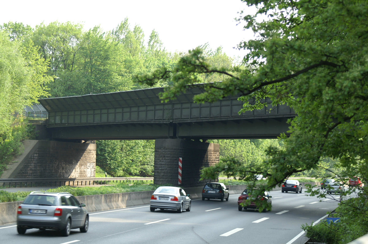 Erzbahn Bridge across the A 40 