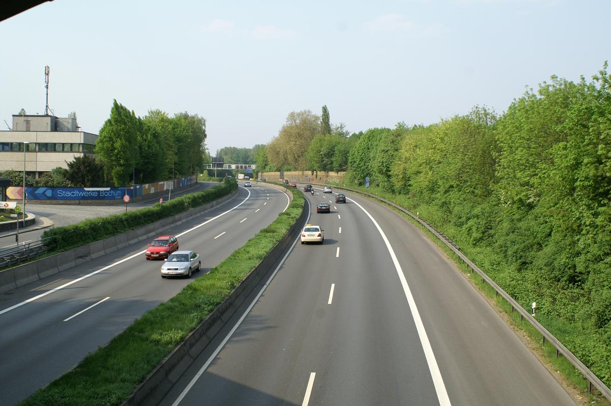 Autobahn A40 between Bochum-Hamme and Bochum-Stahlhausen 