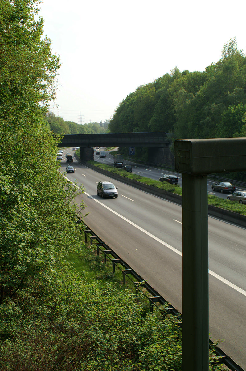 Erzbahnbrücke über die A40 