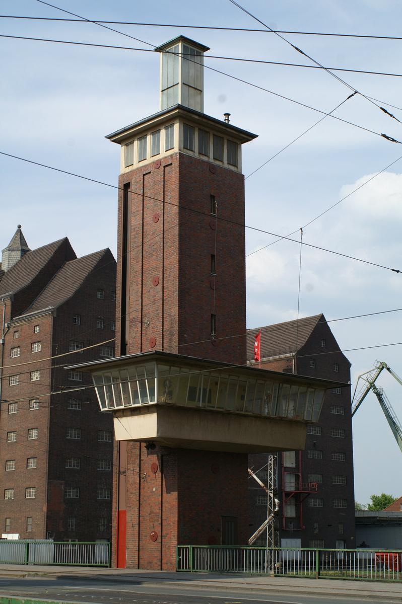 Schwanentorbrücke, Innenhafen, Duisburg 